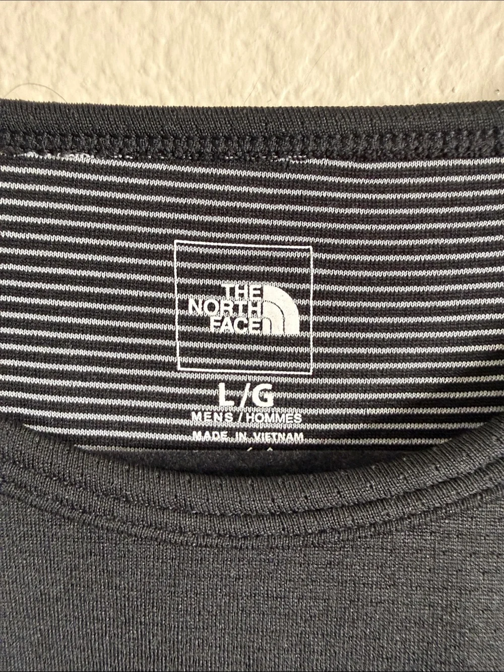 The North Face Men's Long-Sleeve Black Technical Tee size large